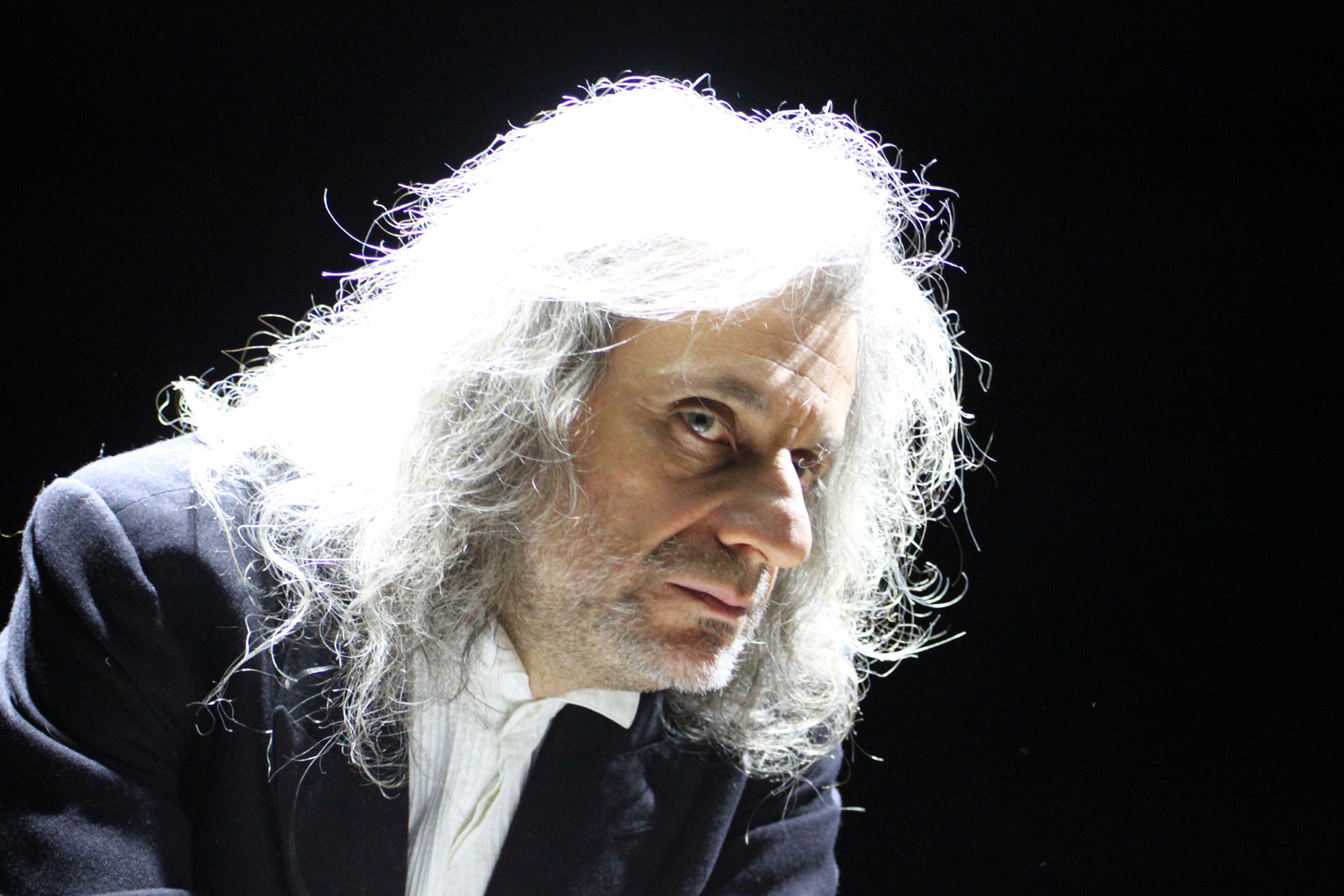 Recensione – “NESSI” di e con Alessandro Bergonzoni – Teatro Verdi  – 10/04/15 – Massimo Adolph Nutini